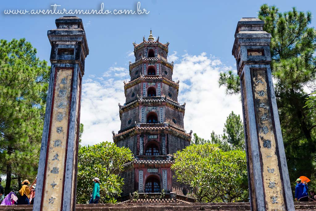Pagoda em Hue - Cidade do meio do Vietnã